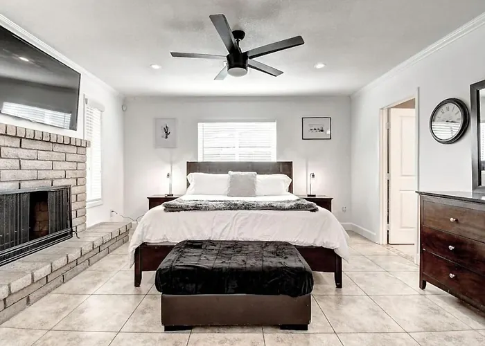 Scottsdale Estate 16br 6ba Sleeps 32 Private Pool And Hot Tub Pet-friendly Pool Table * Phoenix