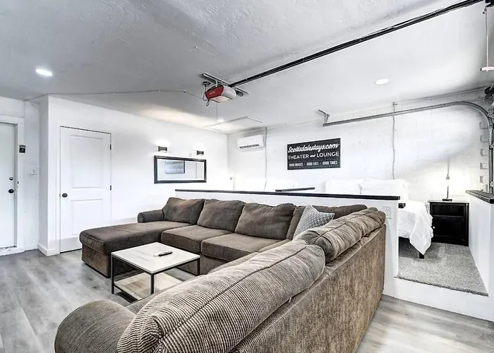 Vakantiehuis Scottsdale Estate 16br 6ba Sleeps 32 Private Pool And Hot Tub Pet-friendly Pool Table