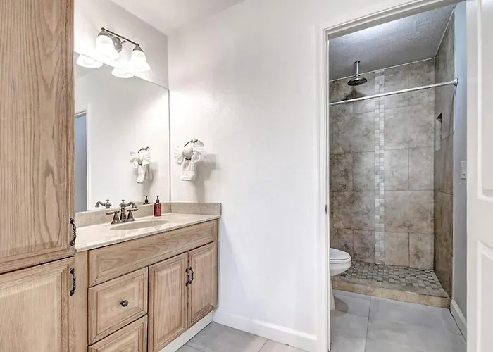 Scottsdale Estate 16br 6ba Sleeps 32 Private Pool And Hot Tub Pet-friendly Pool Table