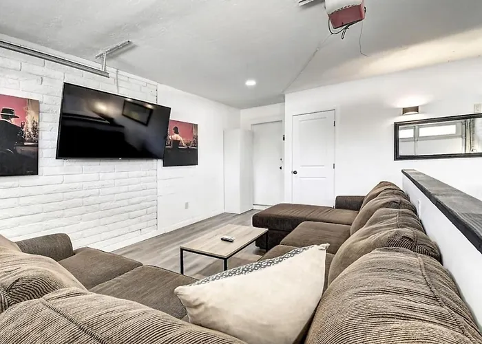 Scottsdale Estate 16br 6ba Sleeps 32 Private Pool And Hot Tub Pet-friendly Pool Table * Phoenix