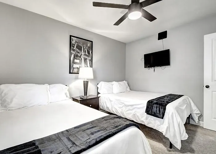 Vakantiehuis Scottsdale Estate 16br 6ba Sleeps 32 Private Pool And Hot Tub Pet-friendly Pool Table Phoenix