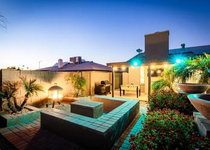 Vakantiehuis Scottsdale Estate 16br 6ba Sleeps 32 Private Pool And Hot Tub Pet-friendly Pool Table