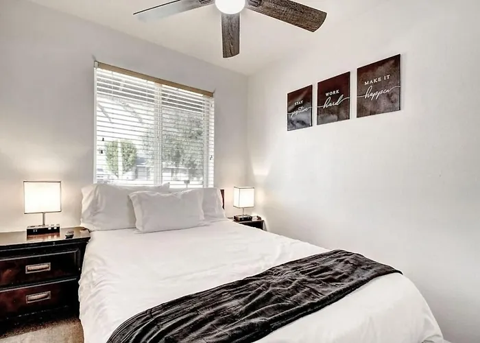 Scottsdale Estate 16br 6ba Sleeps 32 Private Pool And Hot Tub Pet-friendly Pool Table * Phoenix