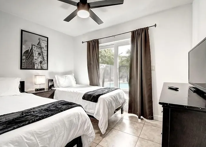 Scottsdale Estate 16br 6ba Sleeps 32 Private Pool And Hot Tub Pet-friendly Pool Table * Phoenix