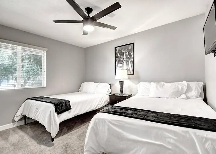 Scottsdale Estate 16br 6ba Sleeps 32 Private Pool And Hot Tub Pet-friendly Pool Table *