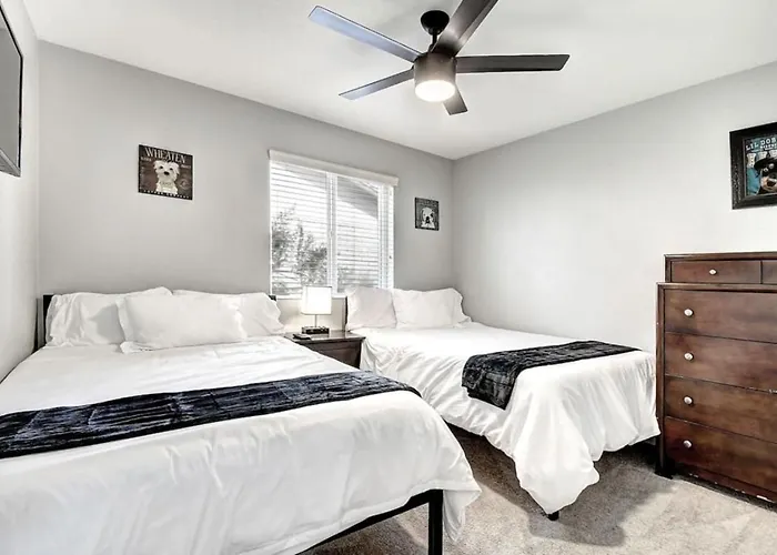 Vakantiehuis Scottsdale Estate 16br 6ba Sleeps 32 Private Pool And Hot Tub Pet-friendly Pool Table *