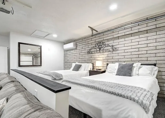 Scottsdale Estate 16br 6ba Sleeps 32 Private Pool And Hot Tub Pet-friendly Pool Table Vakantiehuis