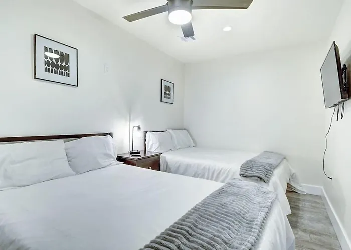 Scottsdale Estate 16br 6ba Sleeps 32 Private Pool And Hot Tub Pet-friendly Pool Table * Phoenix