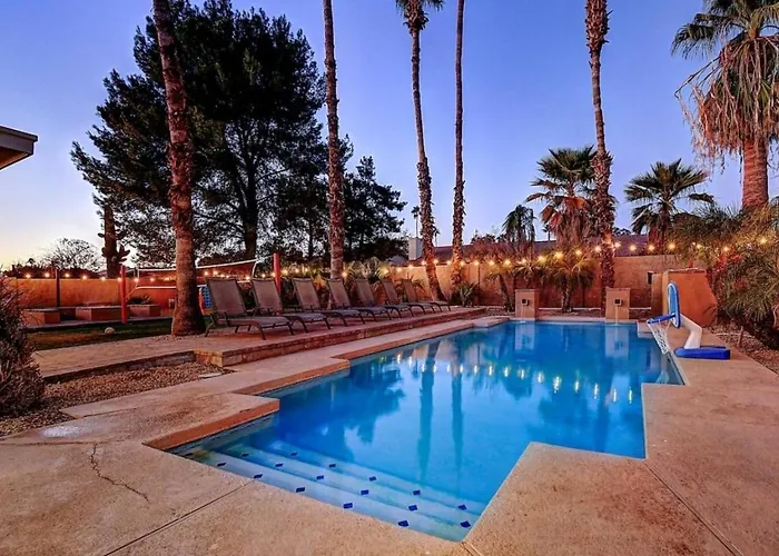 Scottsdale Estate 16br 6ba Sleeps 32 Private Pool And Hot Tub Pet-friendly Pool Table Vakantiehuis *