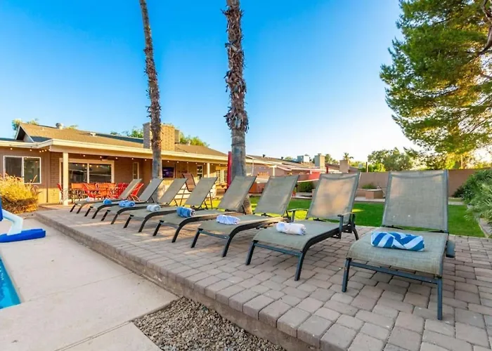 Vakantiehuis Scottsdale Estate 16br 6ba Sleeps 32 Private Pool And Hot Tub Pet-friendly Pool Table *