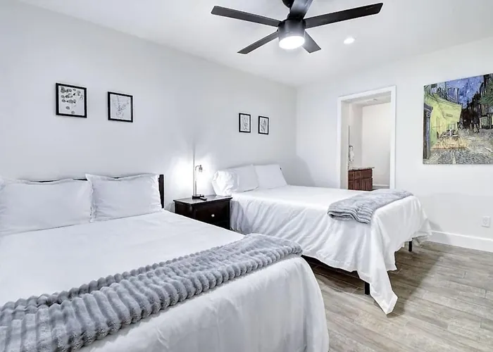 Scottsdale Estate 16br 6ba Sleeps 32 Private Pool And Hot Tub Pet-friendly Pool Table Vakantiehuis *